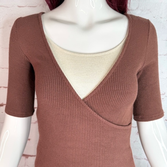 PST Brown Ribbed Knit Surplice Faux Wrap Deep V-Neck Short Sleeve Top Size M - Picture 2 of 11